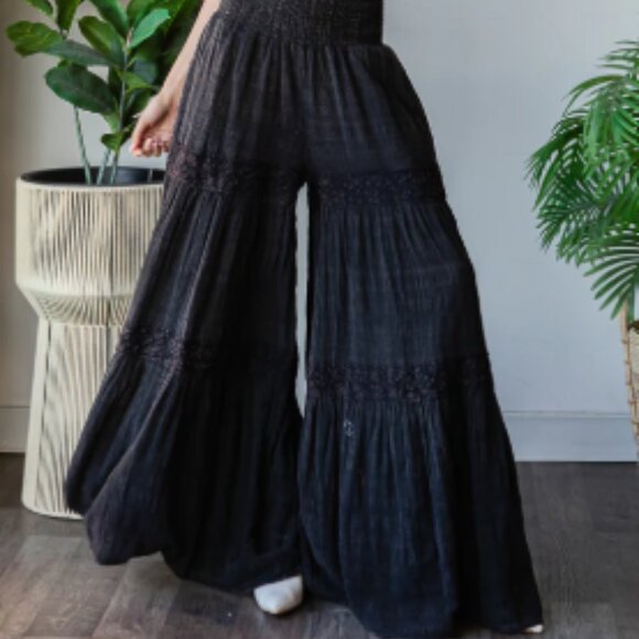 Samantha WASHED SMOCKED WAIST TIERED WIDE LEG FLARE PANTS Oli and Hali - Picture 1 of 3